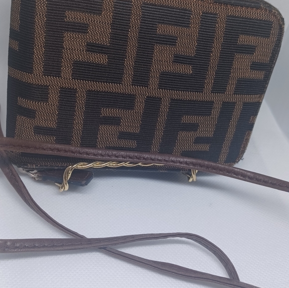 Authentic FENDI Vintage Zucca Pattern Short Wallet with Crossbody strap - Picture 6 of 15